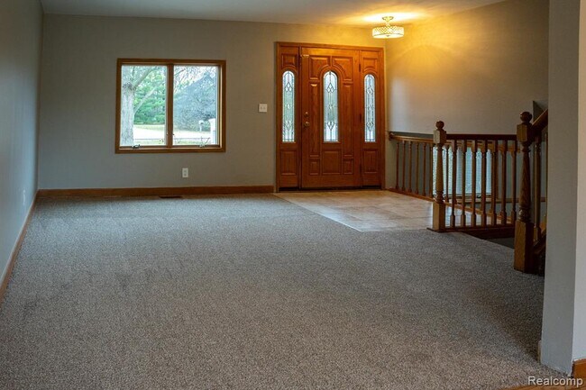 Foto del edificio - 1555 E South Blvd