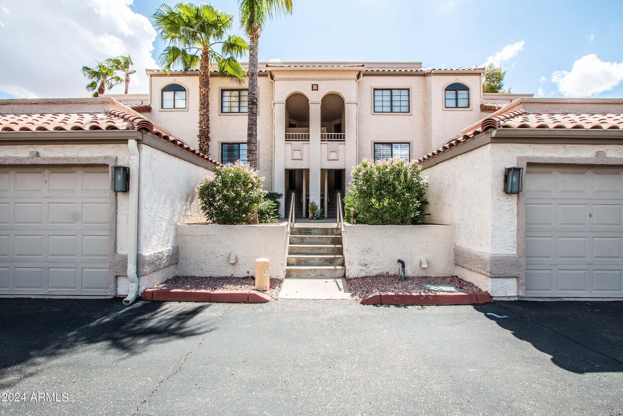 Primary Photo - 10080 E Mountainview Lake Dr