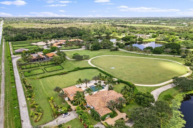 Building Photo - 13893 Gracida St