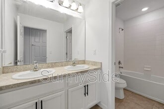 Building Photo - 10116 Grande Lp