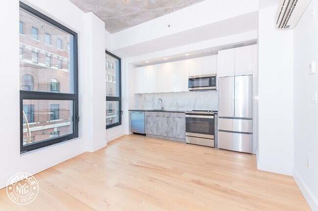 Foto del edificio - 312 Broadway