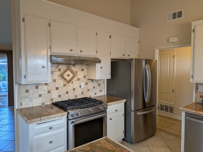 Building Photo - 27124 Cabrera Ave