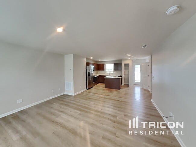 Building Photo - 3353 Thorpe Rd