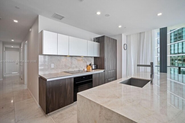 Foto del edificio - 480 NE 31st St