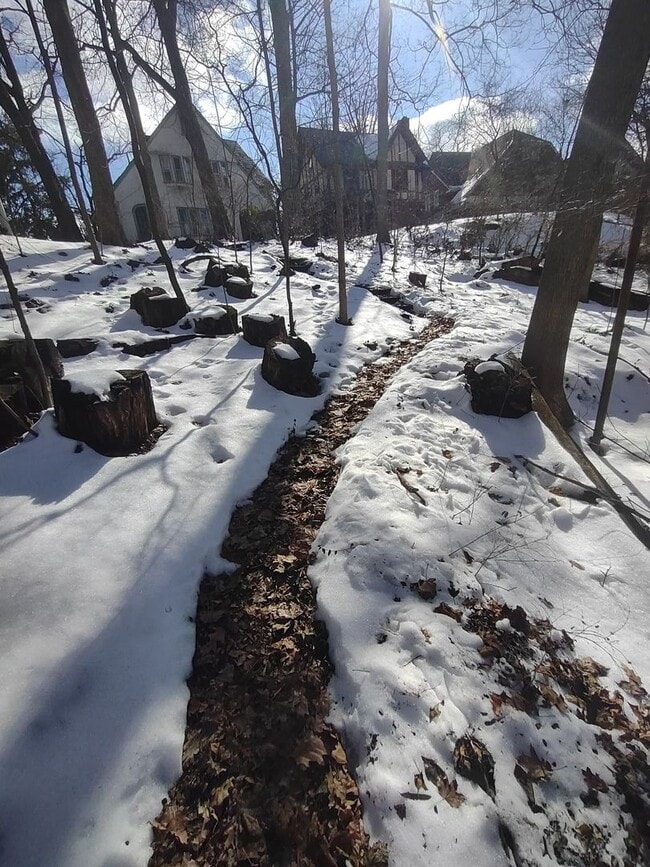 Building Photo - 2104 Iuka Ave