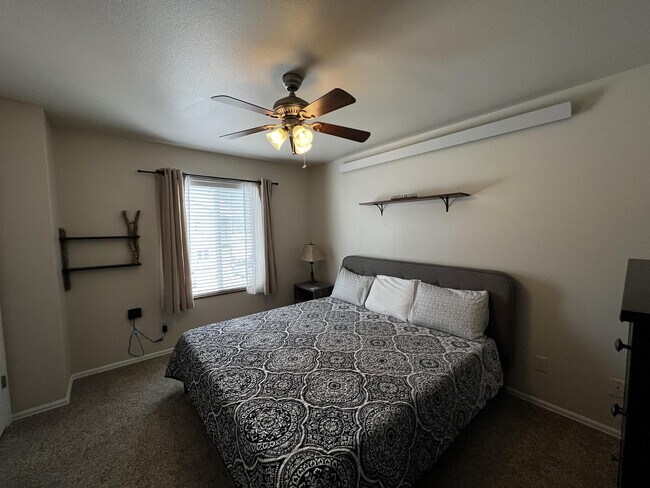 Building Photo - 480 Antero Cir