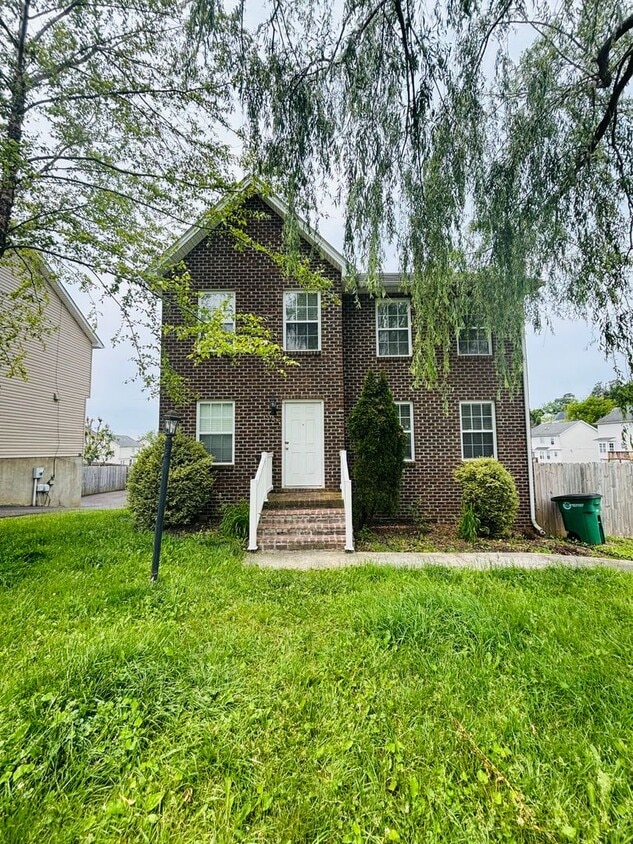 Foto principal - 3 Bedroom 2.5 Bath House