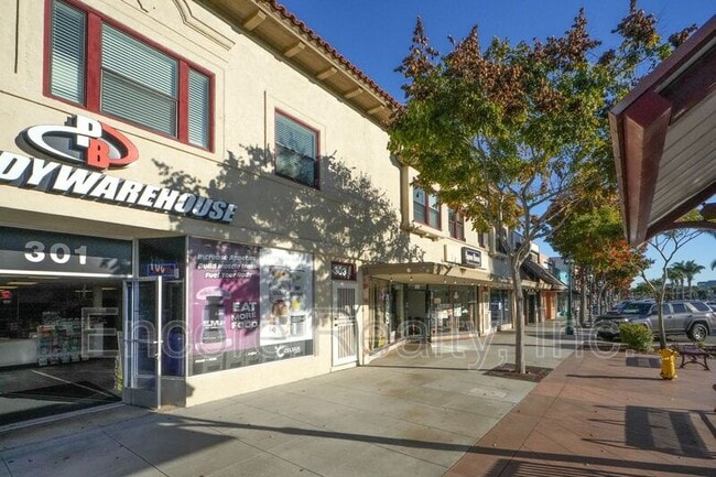 Building Photo - 303 3rd Ave