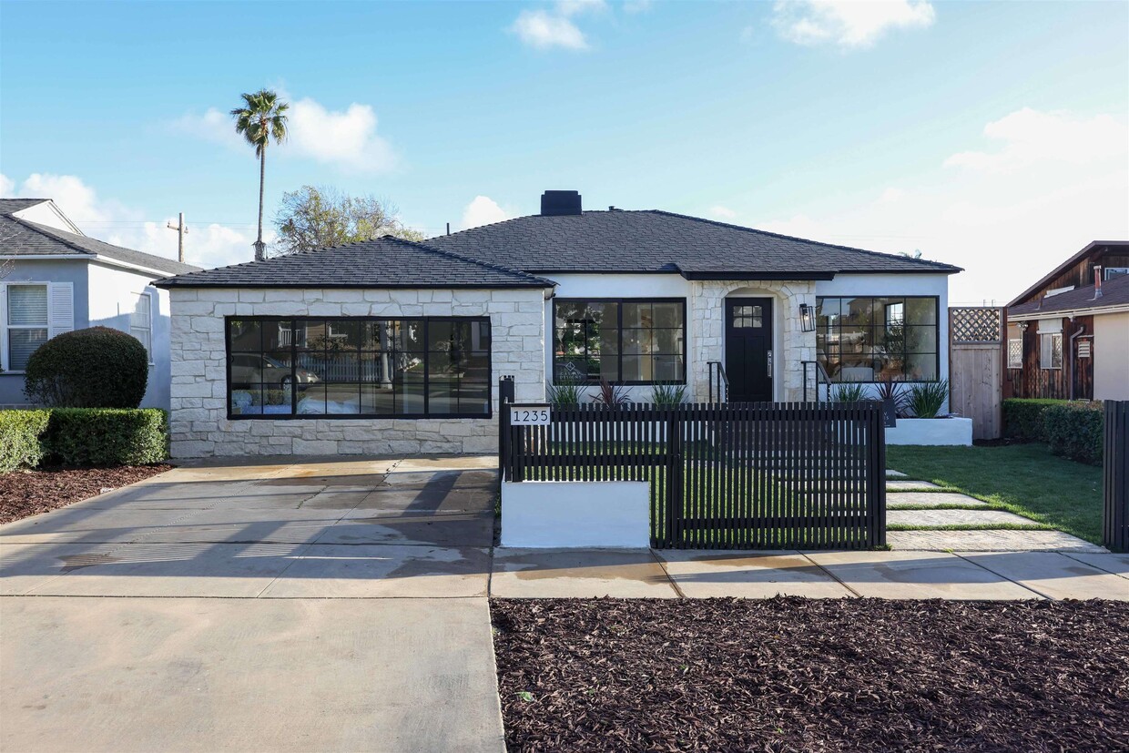 Primary Photo - 1235 Wilbur Ave