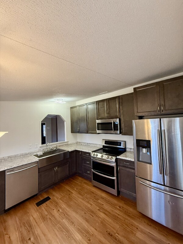 Foto del edificio - 17 Emmy Ln