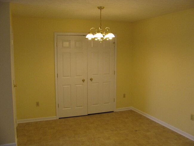 Building Photo - 1008 Ironwood Ct