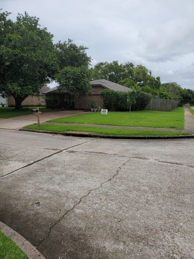 Front of house - 446 Capehill Dr