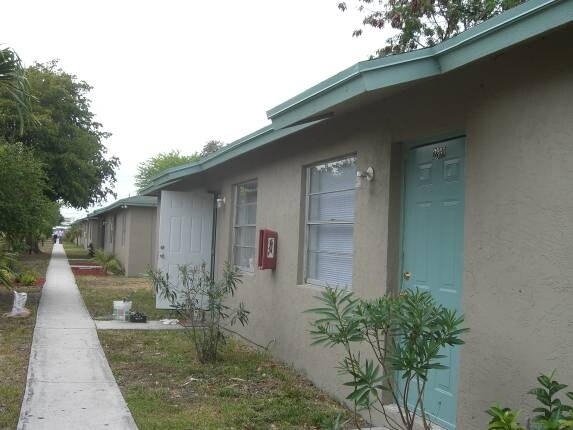 Foto principal - 2309 Lake Worth Rd