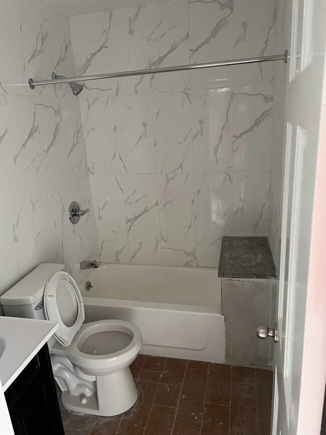 Building Photo - 1828 Hunt Ave