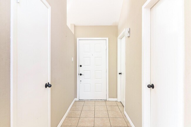 Building Photo - 25538 Chapel Ridge Ln