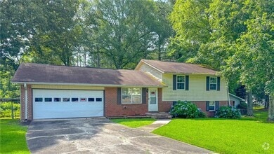 Building Photo - 105 Crystal River Dr