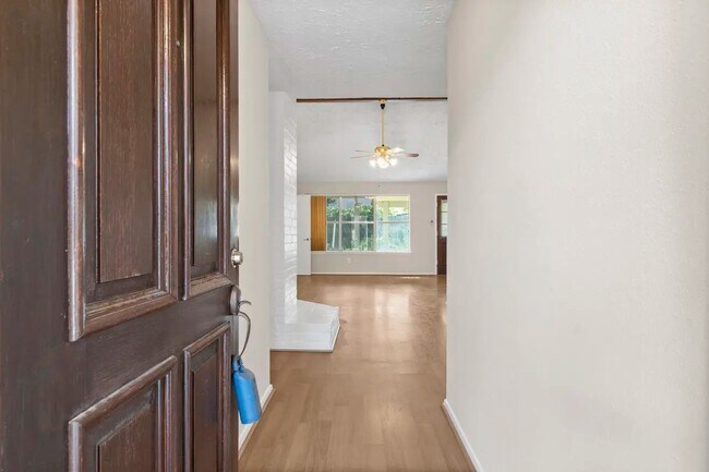 Foto del edificio - 18703 Lippizaner Dr