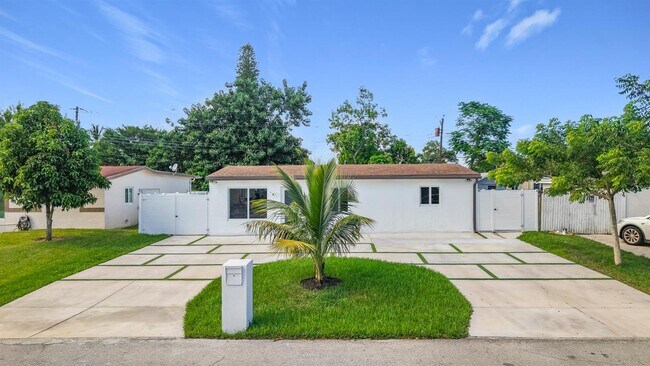 Building Photo - 6135 NW 24th Ct