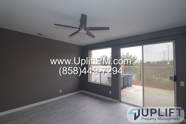 Foto del edificio - 1337 Serena Cir