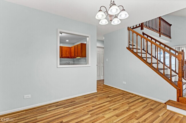 Building Photo - 2621 College Hill Cir