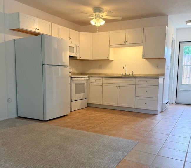 Kitchen - 2525 W Vermijo Ave