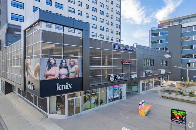 Photo du bâtiment - 1800 4th St SW