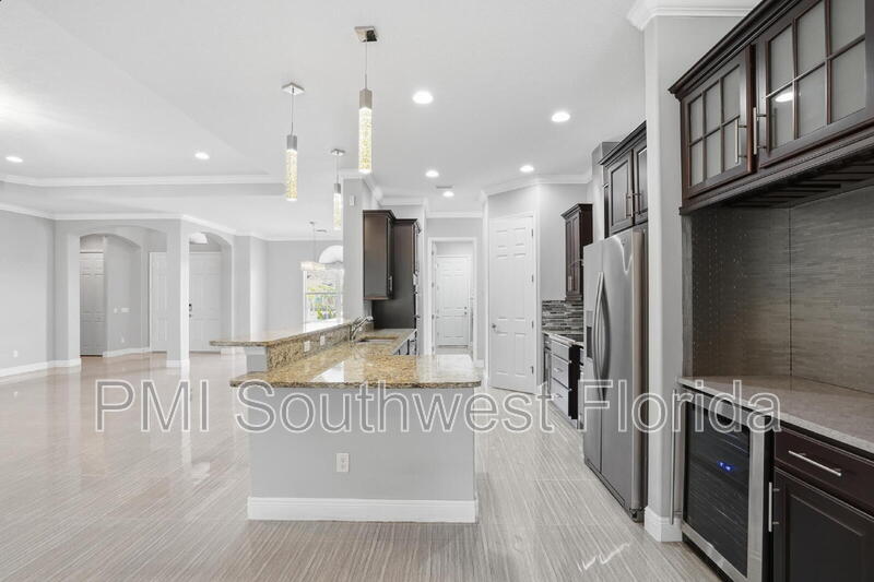 Foto del edificio - 945 145th St Cir NE