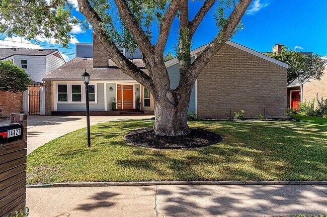 Foto del edificio - 14427 Briarhills Pkwy