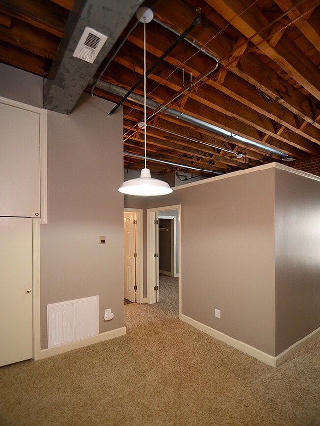 Cobblestone - The Riley - 1012 Douglas St