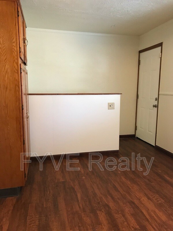 Building Photo - 3301 Scottwood Rd