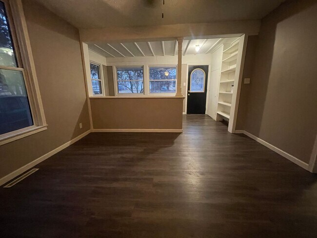 Foto del edificio - Recently Remodeled 3 bedroom 2 full bathro...