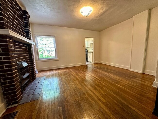 Photo - Perfect 3 BR Townhouse in Lovely Squirrel ...