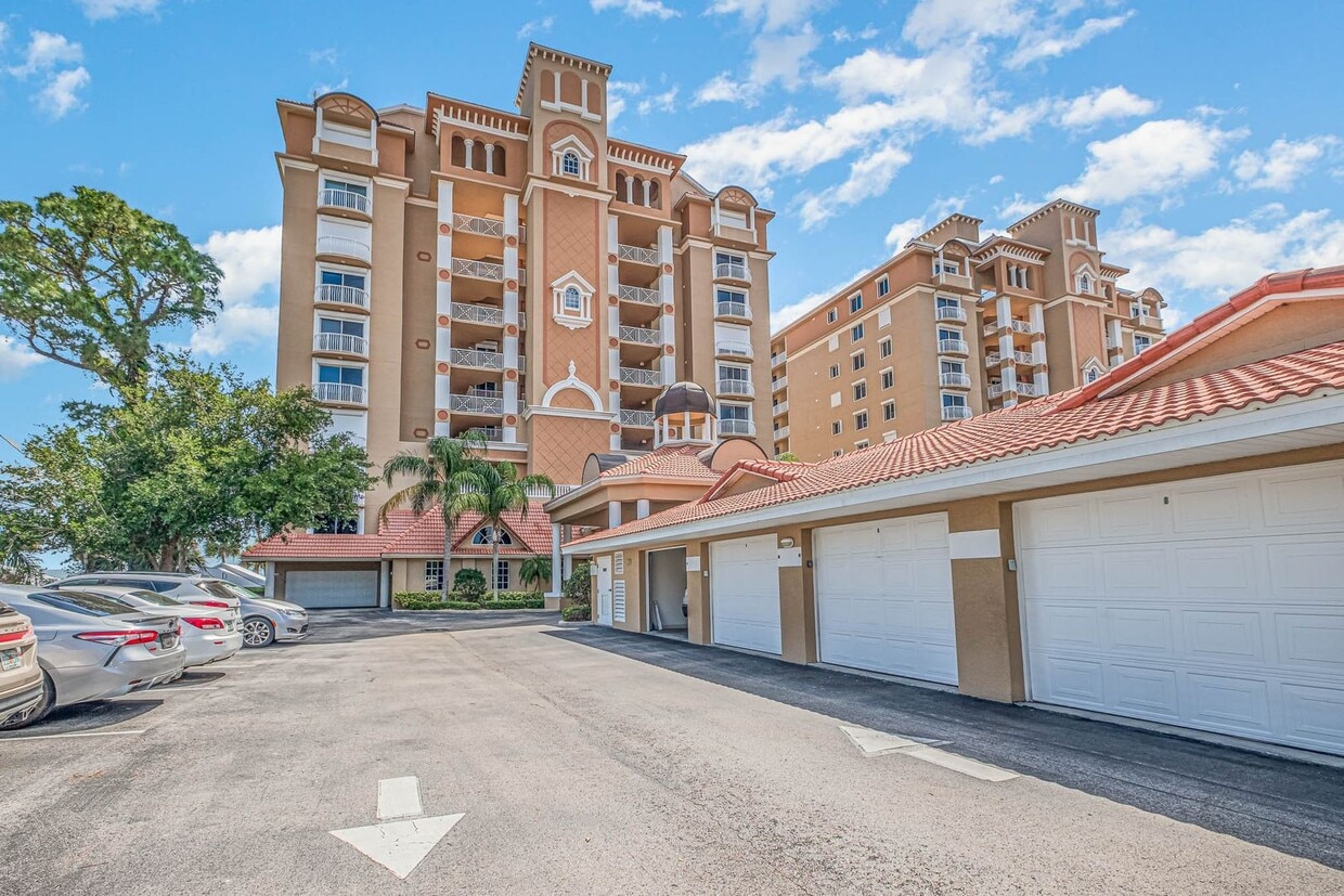 Beautiful riverfront condo House Rental in Titusville, FL