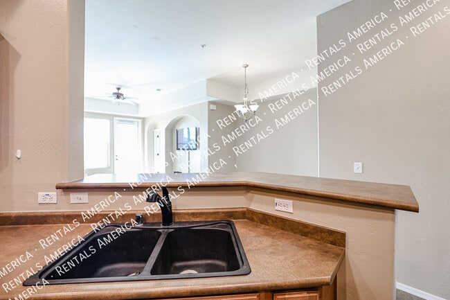 Foto del edificio - 14575 W Mountain View Blvd