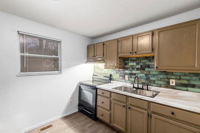 Building Photo - 4320 Rickey Dr