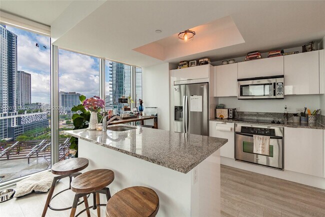 Foto del edificio - 888 Biscayne Blvd