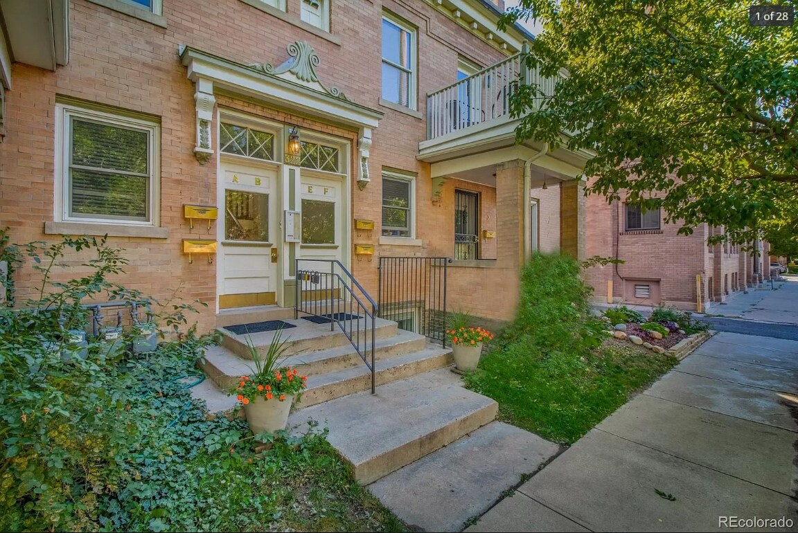 Primary Photo - 322 E Cedar Ave