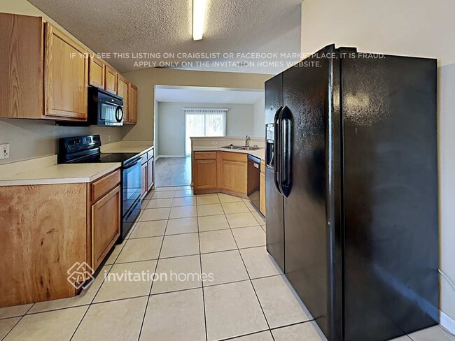 Building Photo - 15955 Wilkinson Dr