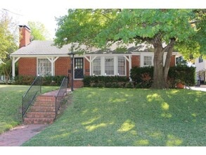 Building Photo - 3601 Park Hill Dr