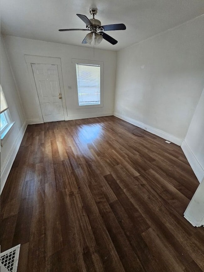 Foto del edificio - 201-203 Pleasant St.