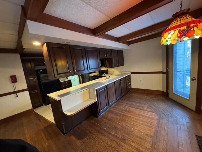 Foto del edificio - 116 W 2nd St