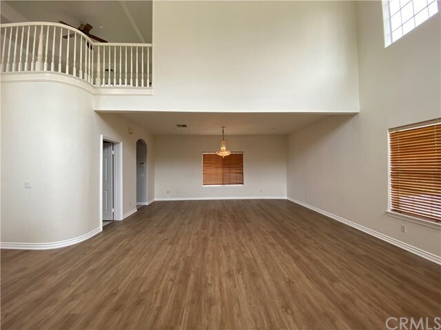 Building Photo - 305 N Chandler Ave