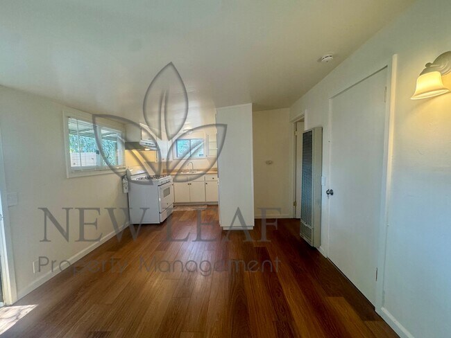 Foto del edificio - 221 E Whitcomb Ave