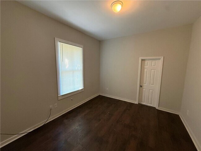 Foto del edificio - 125 Garnett Ave