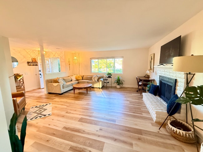 Building Photo - 942 Ruby Dr