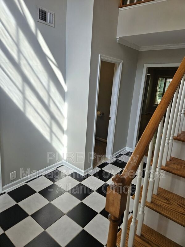 Foto del edificio - 582 Harcourt Pl SE