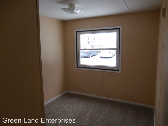 Building Photo - 2743 Everett Rd