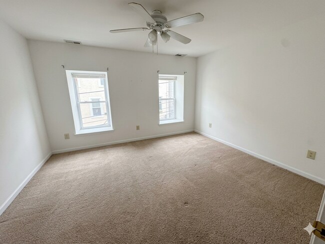 Foto del edificio - 4720 Fowler St