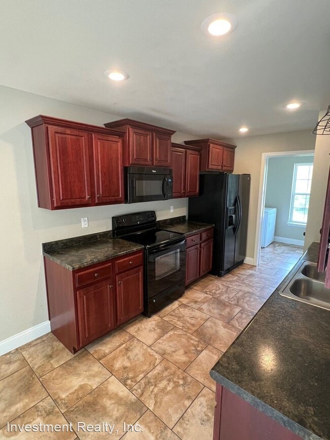 Building Photo - 3 br, 3 bath House - 117 Sycamore Drive