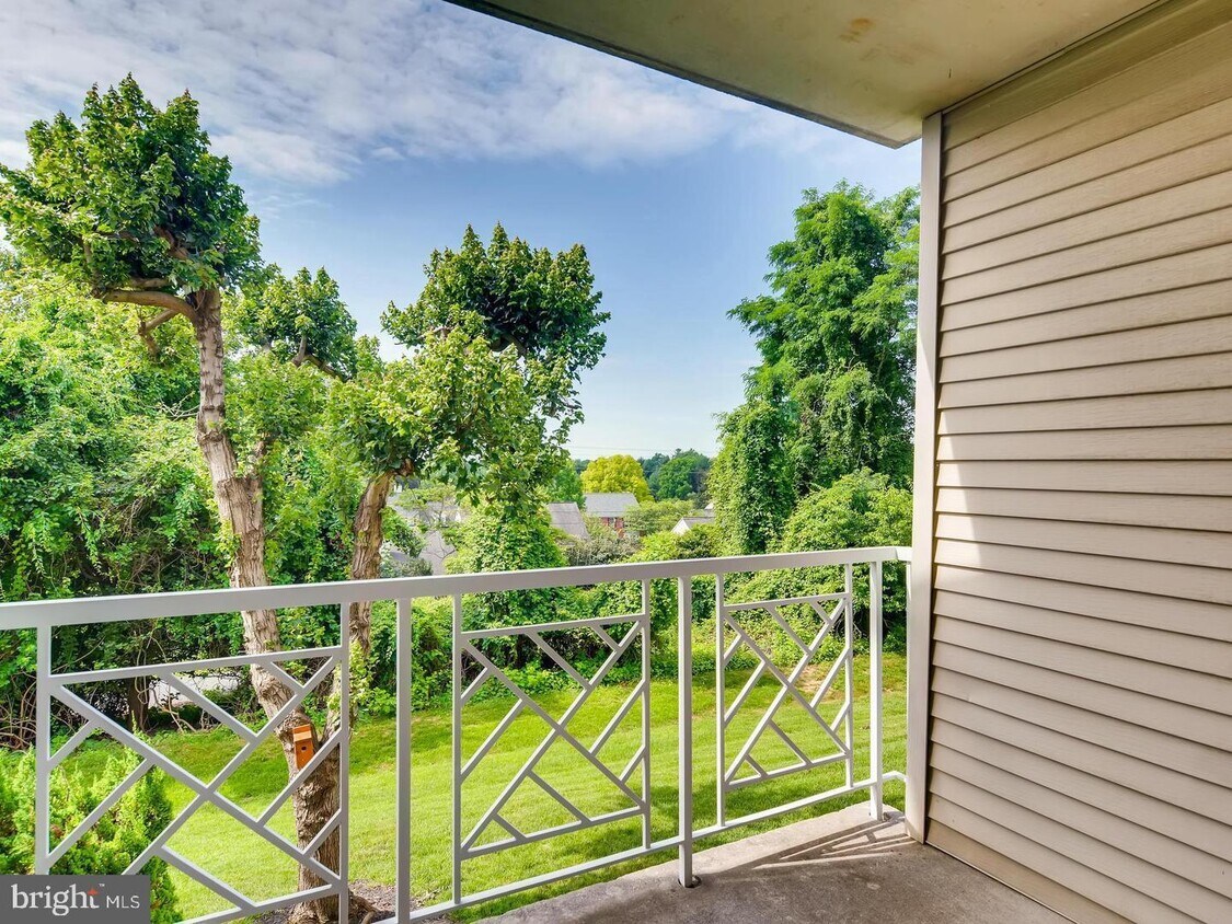 8 Brooking Ct Unit 201, LuthervilleTimonium, MD 21093 Condo for Rent